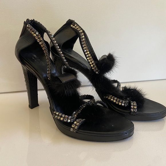 Gucci Black Leather & Rabbit Fur High Heels - Picture 2 of 13